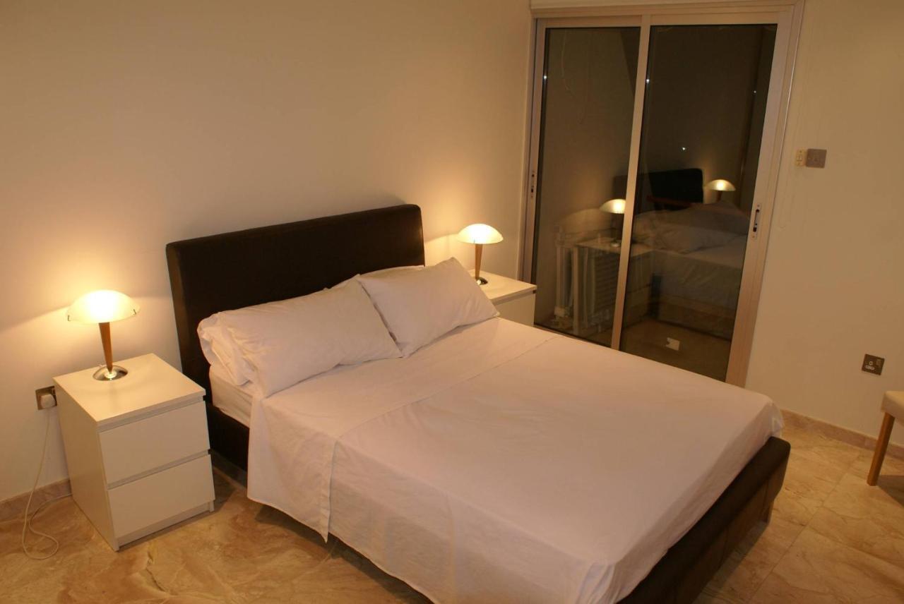 Amathusia Beach Apartment Limassol Exterior foto