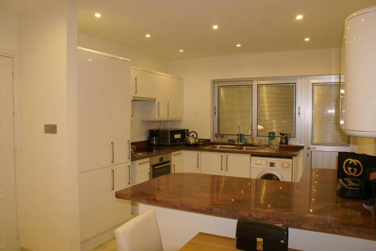 Amathusia Beach Apartment Limassol Exterior foto